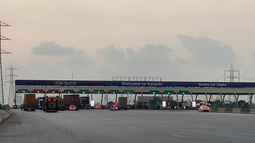 Karachi Toll Plaza Gantry Billboard - Green Marketing Pakistan